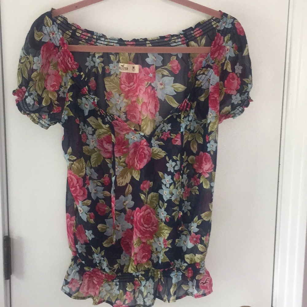 ⭐️HOLLISTER BLOUSE⭐️